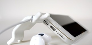 Smarter Stand For iPhone Works As Kickstand And Keeps Your Earbuds Untangled