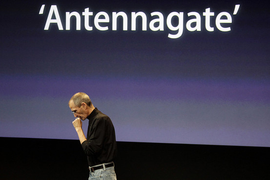 Apple Finally Sending Out $15 Checks From iPhone 4 ‘Antennagate’