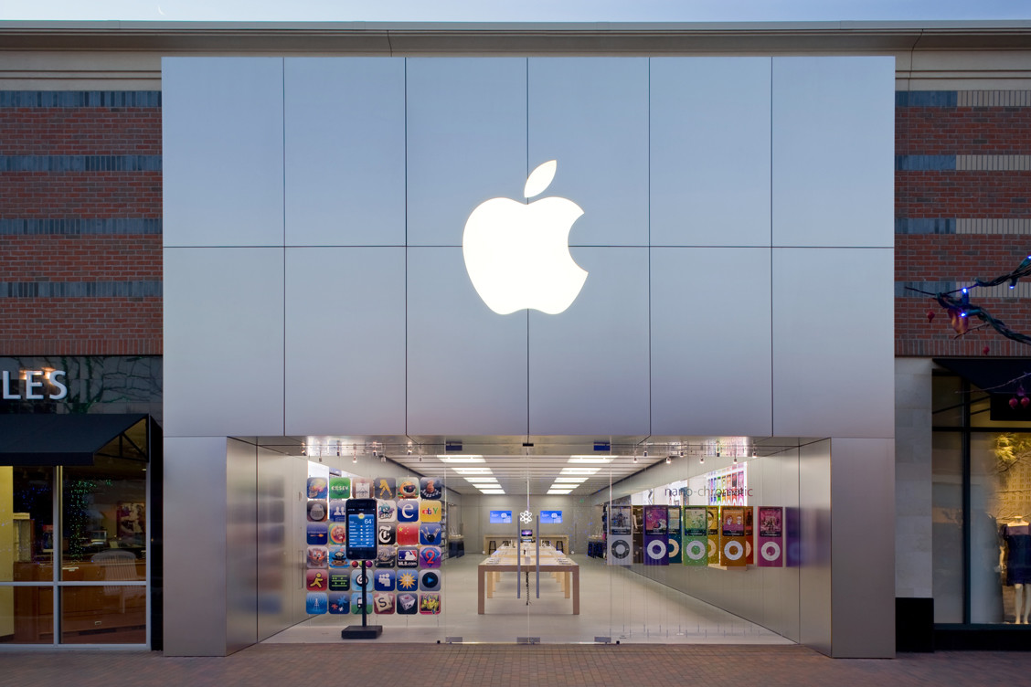 Apple Stores Will Open At 8 AM November 1st For iPad Air Launch