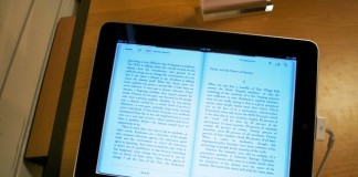 E-Book Publishers Back Apple, Gang Up Against DoJ