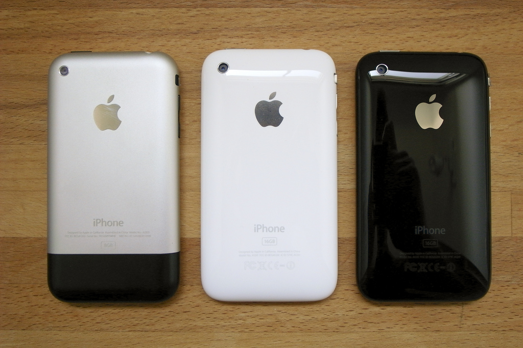 Iphone 2 новый. Айфон 2g. Apple iphone 2. Iphone 2g 2007. Айфон 2g новый.