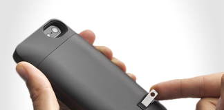 Charge Your iPhone On The Fly With The PocketPlug iPhone Case
