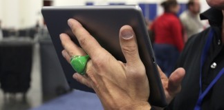 Bakbone Wants To Make Holding An iPad Less Awkward