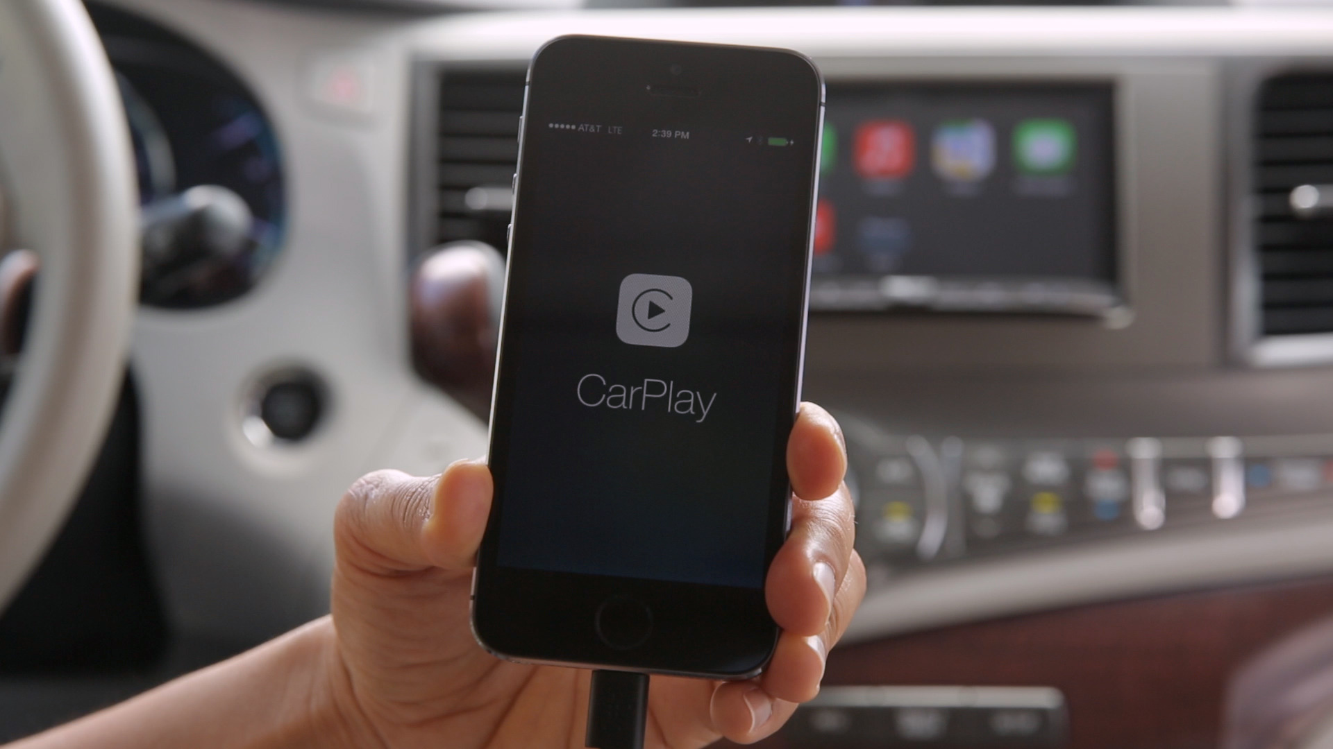 Macworld Shows Off Pioneer’s Aftermarket CarPlay Stereo