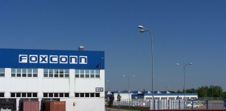 Foxconn May Replace Human iPhone Makers With The Foxbot