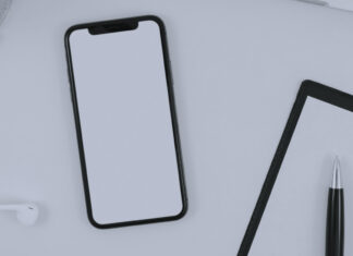 Did Steve know that the iPhone 4 had major problems?