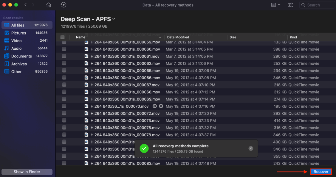 disk drill file selection window with a pointer towards the recover button