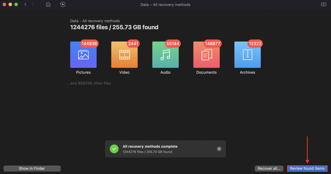 disk drill recovered file category window with a pointer towards the review found items button