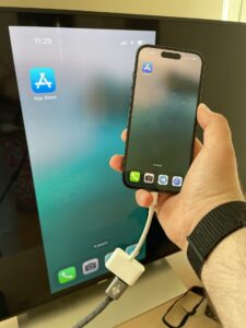 Connecting your iPhone to TV via HDMI cable
